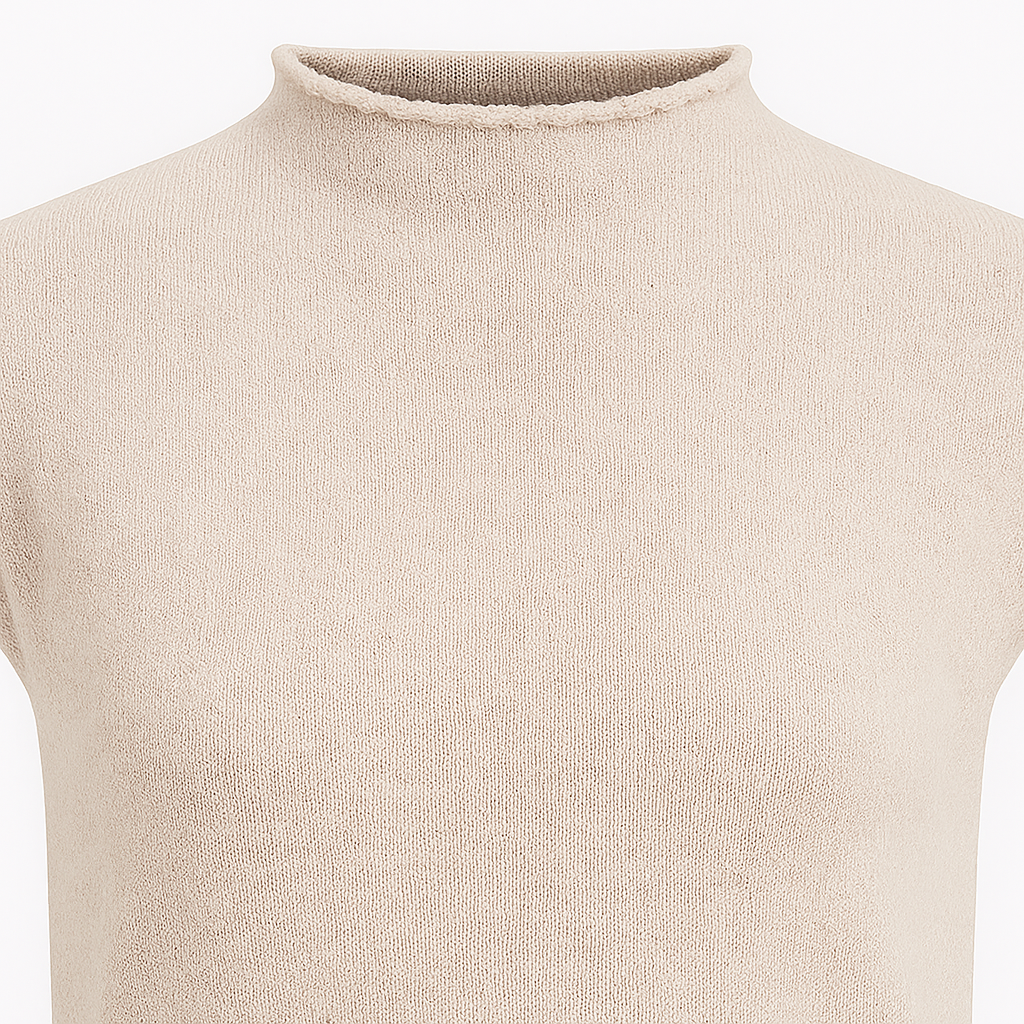 Ærmeløs strikbluse med høj hals og ribkant