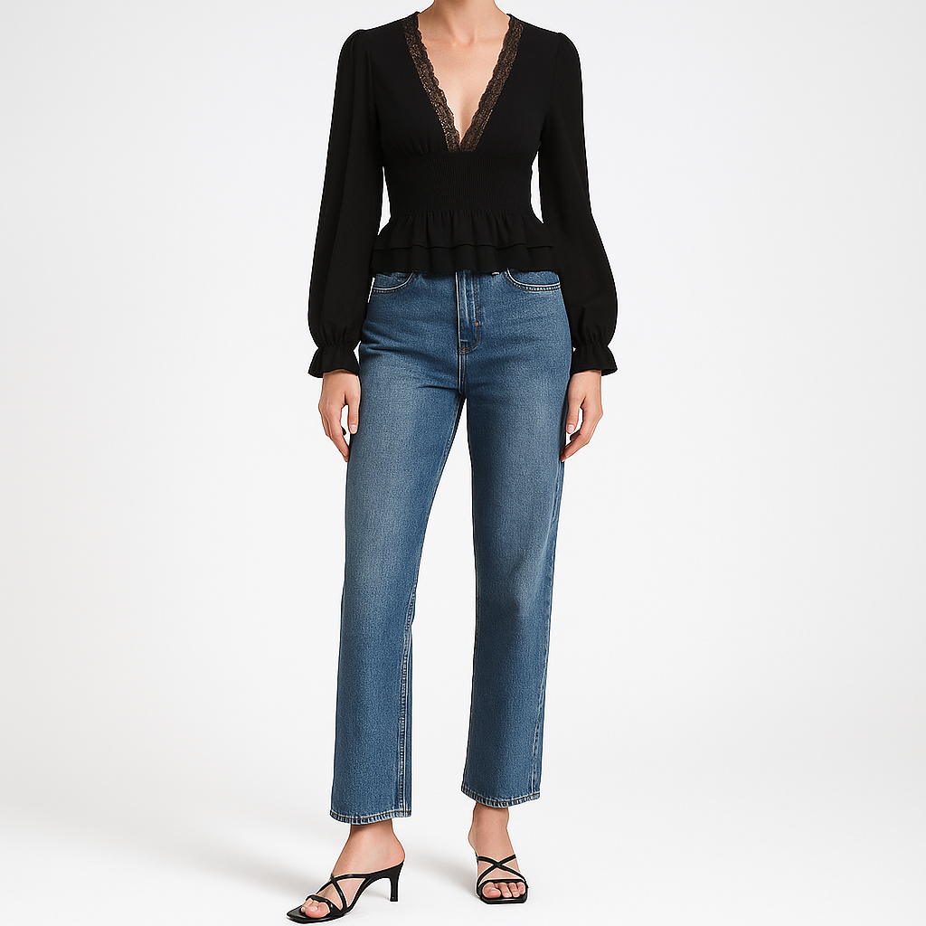 Elegant bluse med blondekant og rynket talje